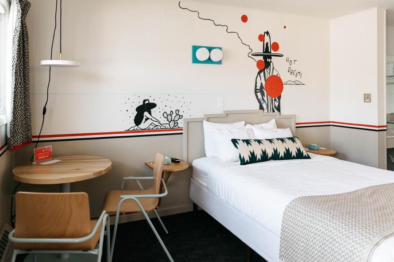 Mesa Verde Motel Mancos Bagian luar foto